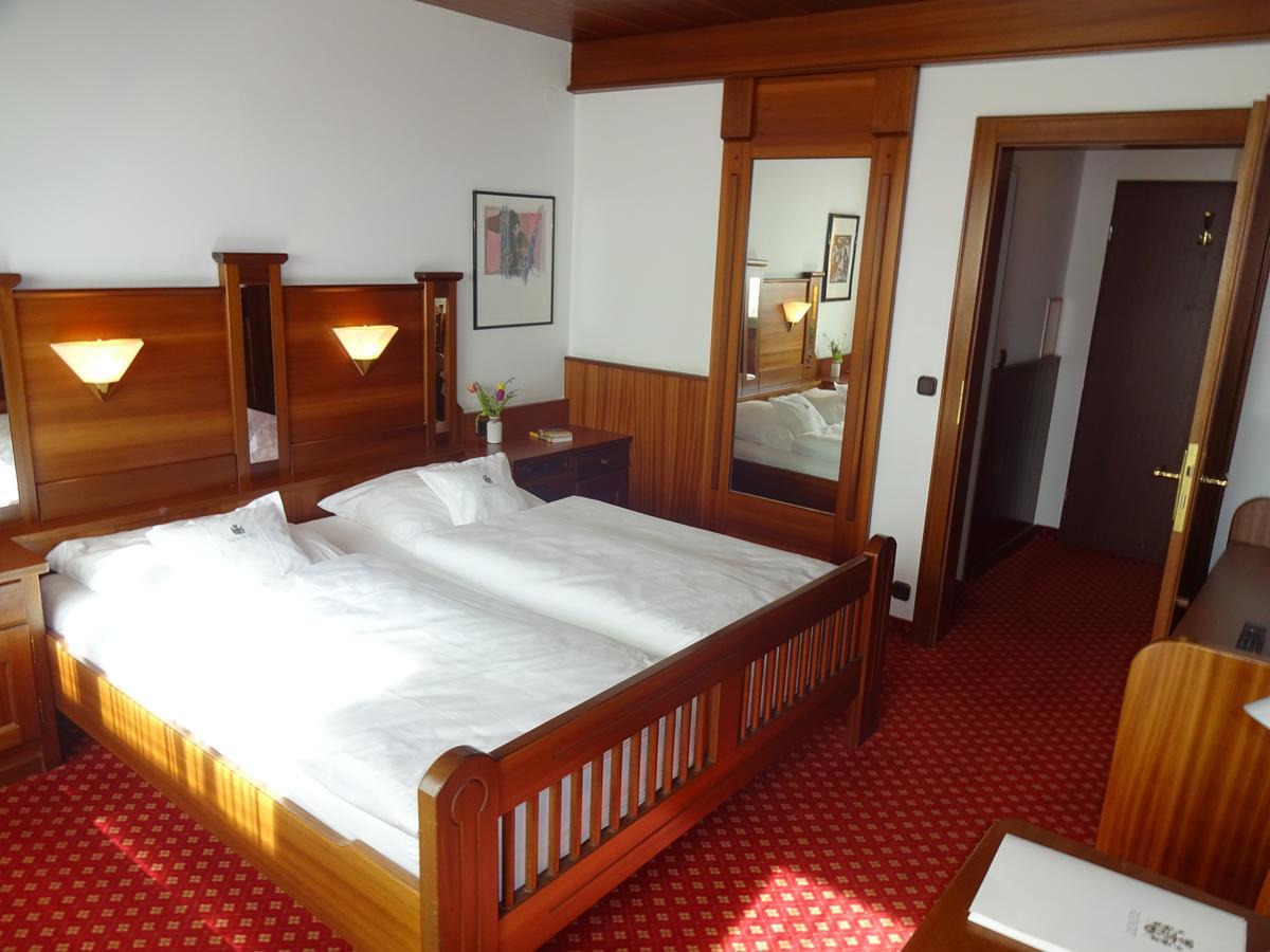 Hotel Neuwirt Zorneding Eksteriør bilde