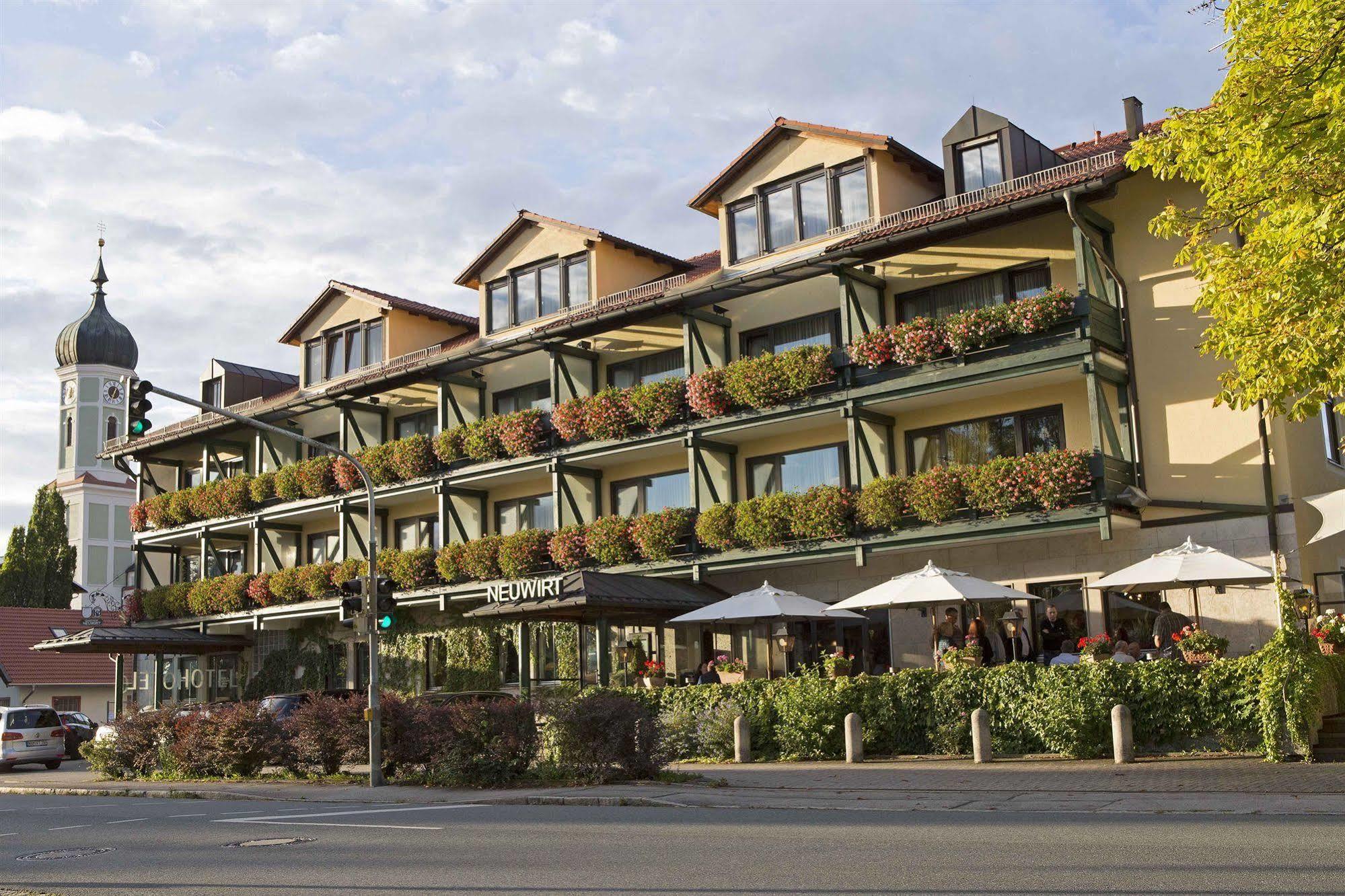 Hotel Neuwirt Zorneding Eksteriør bilde